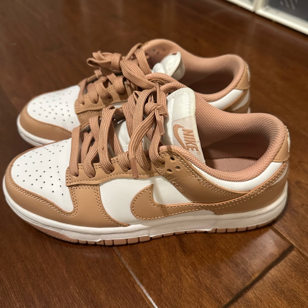 Nike Dunks Rose Whisper Size 6.5